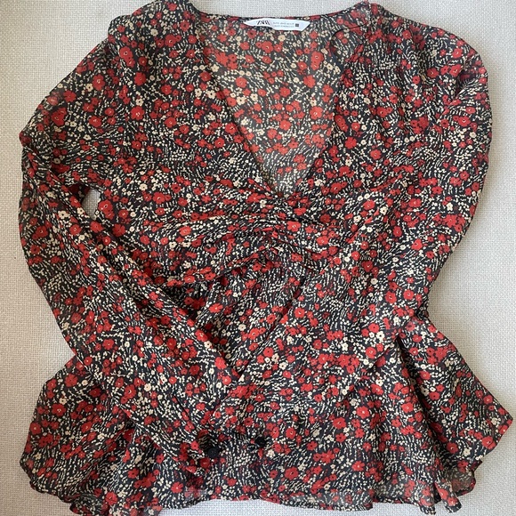 Long Sleeve Florral Blouse - Picture 6 of 6